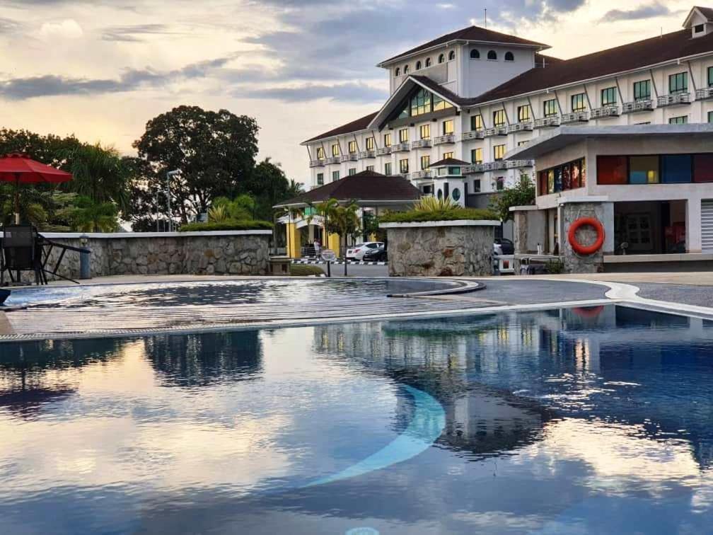 Klana Beach Resort Port Dickson Extérieur photo
